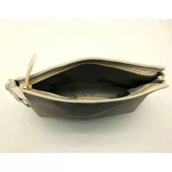 Burberry Cosmetic Pouch/ Clutch New In box ! - Picture 4 of 6